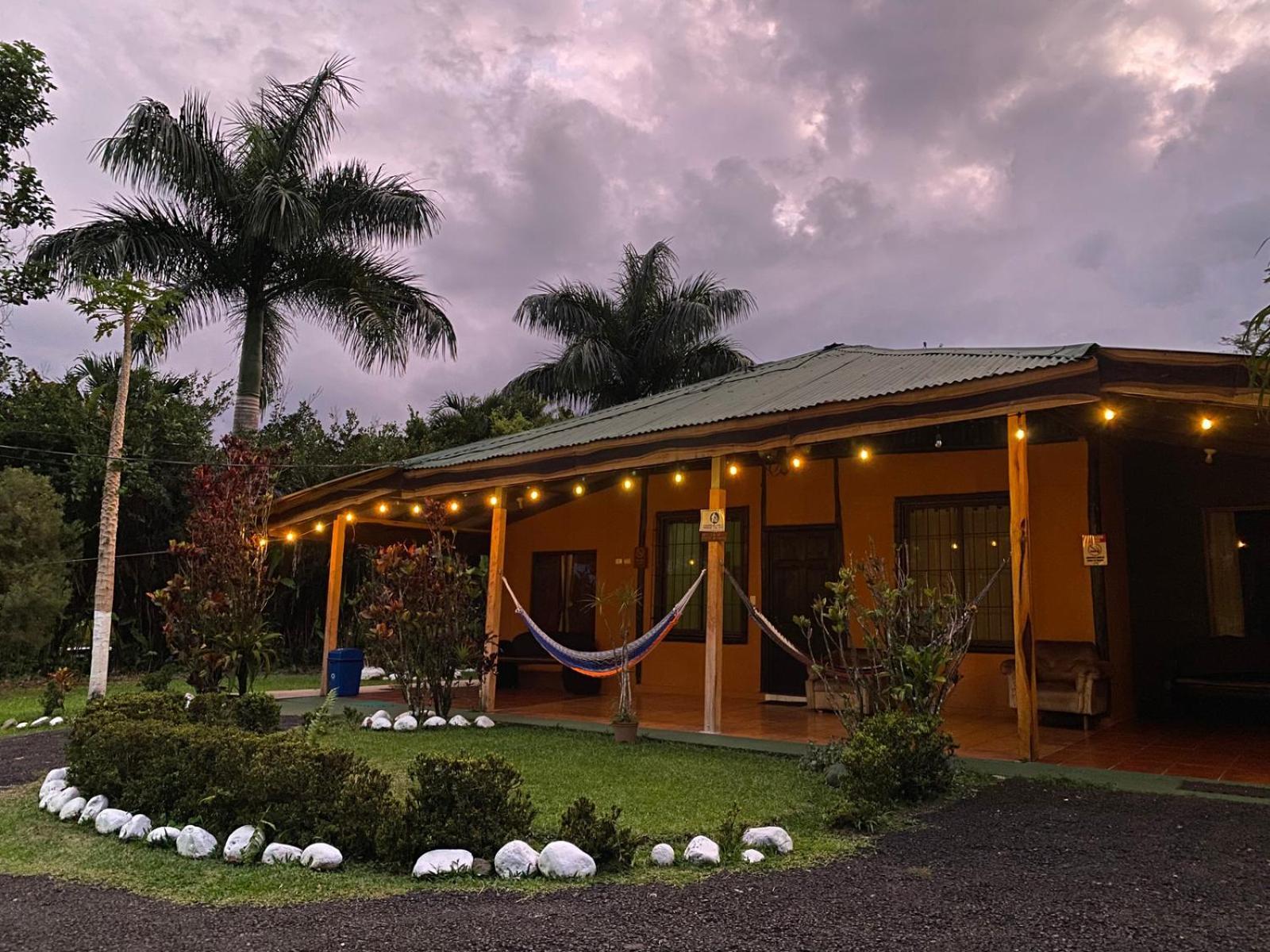 Cabanas Rio Escondido En La Fortuna Екстериор снимка